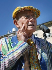 Yevtushenko, el poeta que sobrevivió al frío