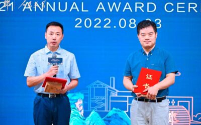 El profesor, investigador y traductor chino Sun Xintang, recibe importante premio de Literatura Renmin en China