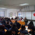 Escritoras y escritores de Poesía es memoria, la Sociedad de Escritores de Chile y la Corporación Letras de Chile promueven la poesía en el Liceo