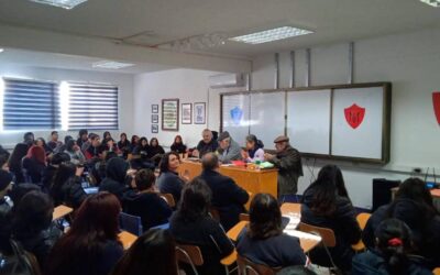 Escritoras y escritores de Poesía es memoria, la Sociedad de Escritores de Chile y la Corporación Letras de Chile promueven la poesía en el Liceo