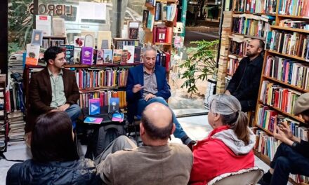 Diego Muñoz Valenzuela en Ciudad de México presentando UNIVERSOS IMPOSIBLES, minificción y ciencia