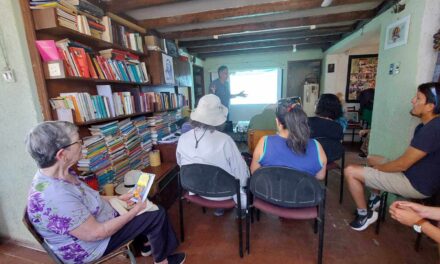 TALLER DE MICROCUENTOS EN BIBLIOTECA VIOLETA PARRA DE LA REINA