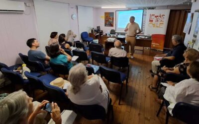 Taller de microcuentos en la Junta de Vecinos Número 8 de La Reina