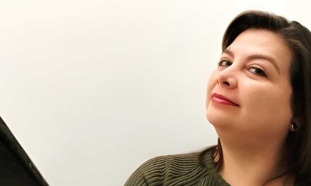 MICROFICCIÓN DE LA ESCRITORA MEXICANA ARLETTE LUÉVANO