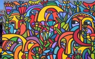 Un premio con flores y palomas