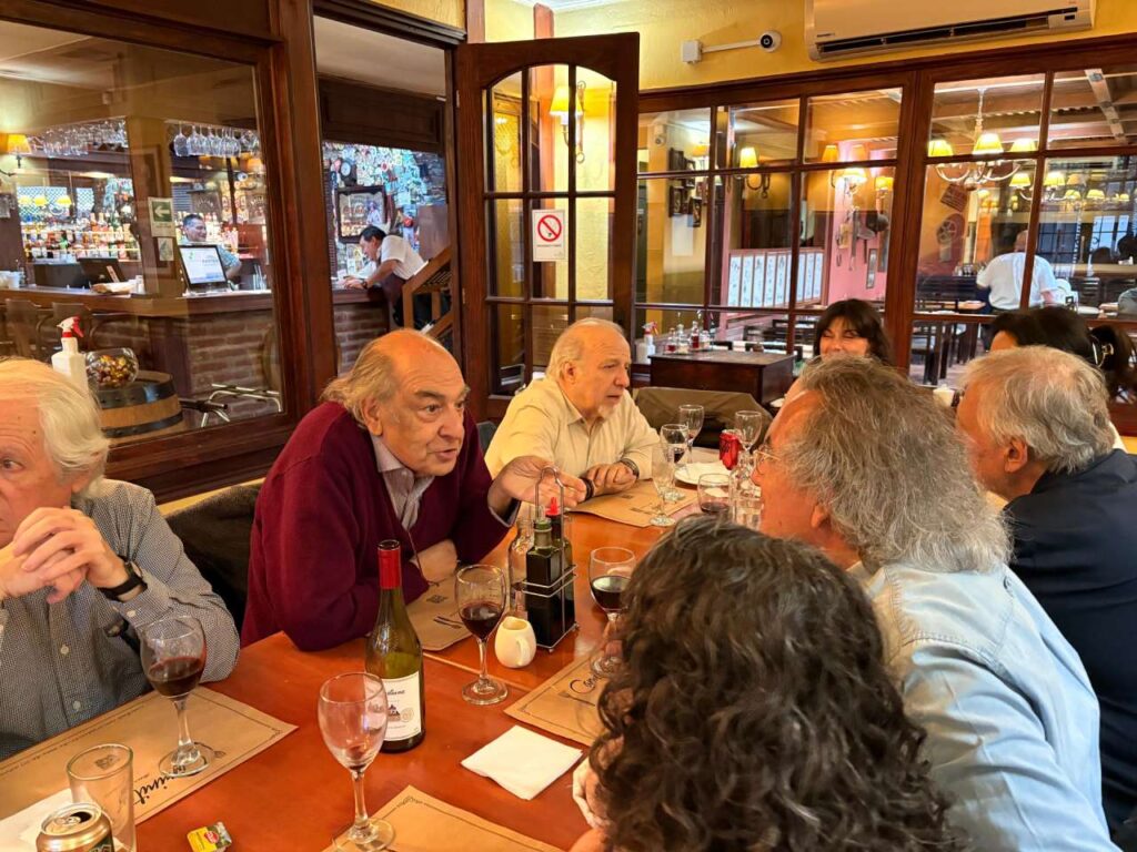 Cena de celebración del Premio Nacional de Literatura 1