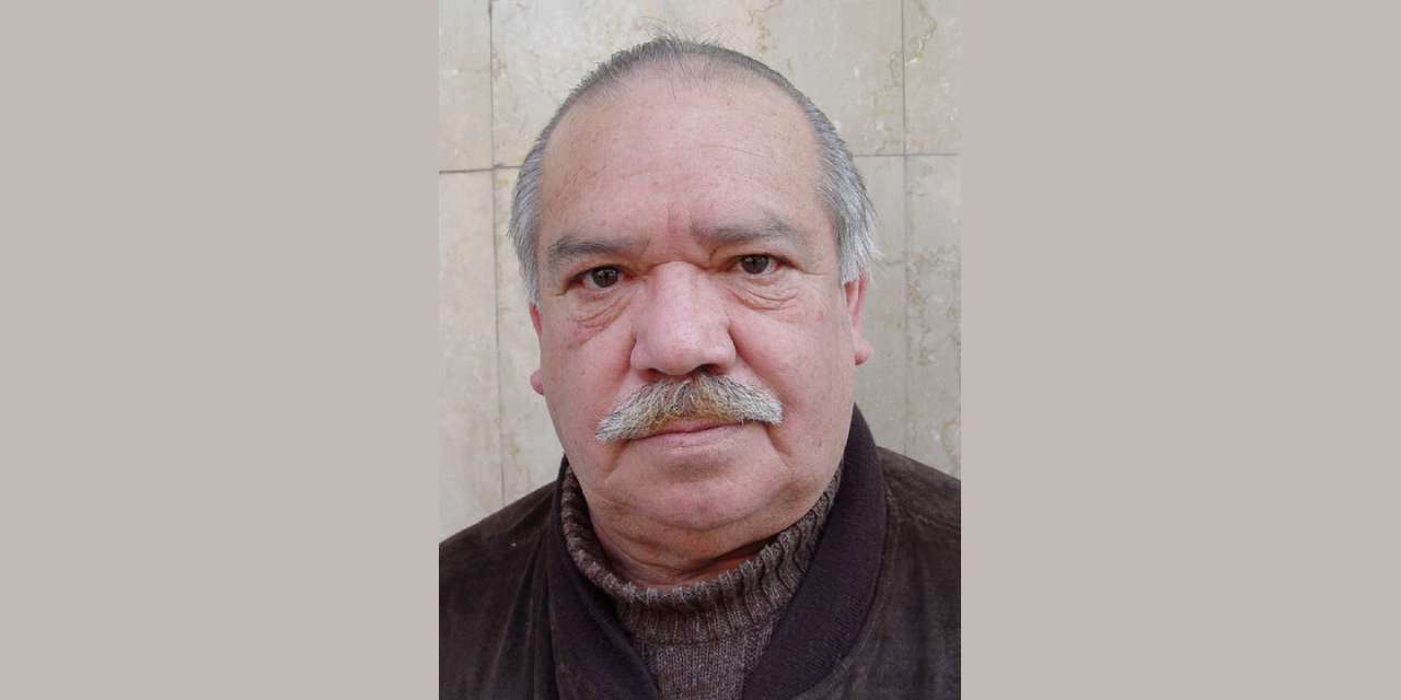 A nuestro admirado Rolando Rojo Redolés