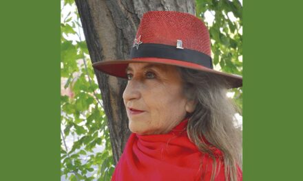 Pía Barros: «Vamos a asombrarnos con maravillas brevísimas que nos habitan»