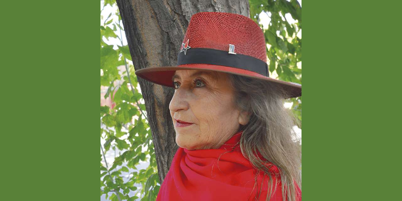 Pía Barros: «Vamos a asombrarnos con maravillas brevísimas que nos habitan»